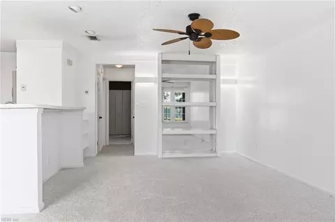 Living - 7 Seafarer Ct #A, Hampton, VA 23669 photo 3 of 5