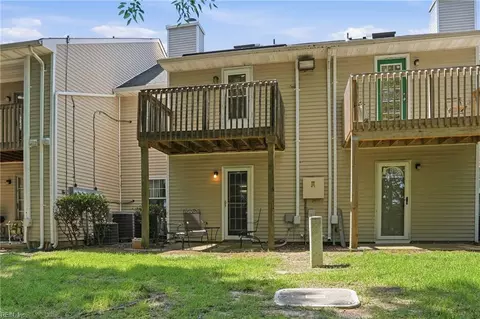 Exterior - 7 Seafarer Ct #A, Hampton, VA 23669 photo 4 of 4