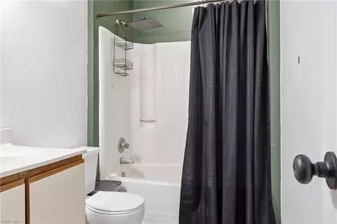 Bath - 7 Seafarer Ct #A, Hampton, VA 23669 photo 3 of 4