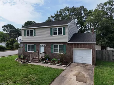Exterior - 58 Hall Rd, Hampton, VA 23664 photo 7 of 11