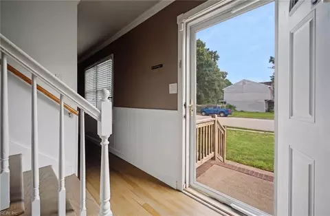 Entry Way - 58 Hall Rd, Hampton, VA 23664 photo 4 of 4