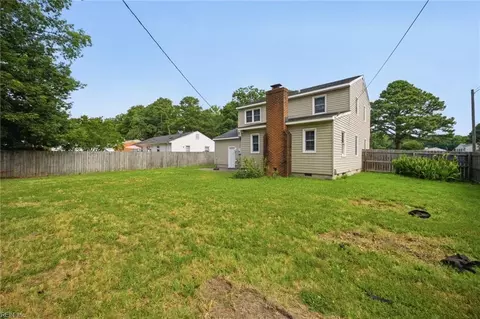 Exterior - 58 Hall Rd, Hampton, VA 23664 photo 4 of 11