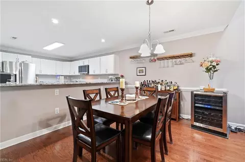Dining - 202 Genoa Dr #17, Hampton, VA 23664 photo 1 of 2
