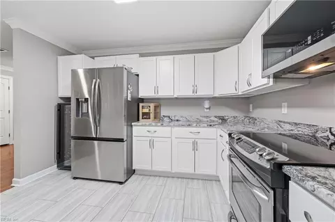 Kitchen - 202 Genoa Dr #17, Hampton, VA 23664 photo 1 of 4