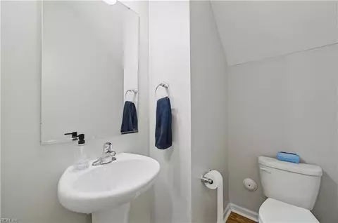Entry Way - 217 Benthall Rd, Hampton, VA 23664 photo 1 of 3