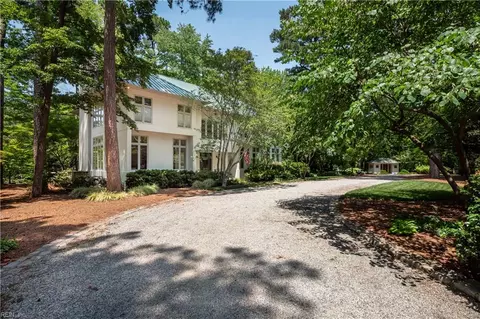 2677 Shorehaven Dr, Virginia Beach, VA 23454
