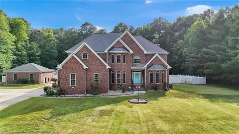 2234 Creekway Dr, Smithfield, VA 23430