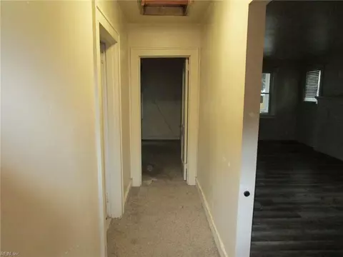 Entry Way - 373 Schley Ave, Hampton, VA 23661 photo 2 of 2