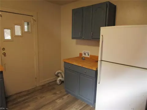 Entry Way - 373 Schley Ave, Hampton, VA 23661 photo 1 of 2