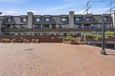401 College Pl #24, Norfolk, VA 23510