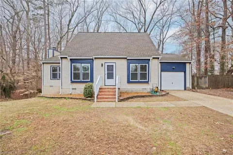 171 King Richard Pl, Newport News, VA 23602