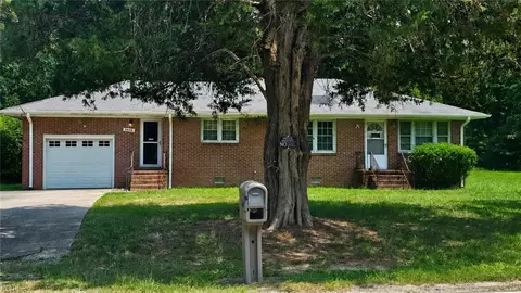 2048 Nansemond Pw Pkwy, Suffolk, VA 23434