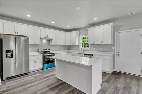 Kitchen - 17 Kempton St, Hampton, VA 23669 photo 1 of 2