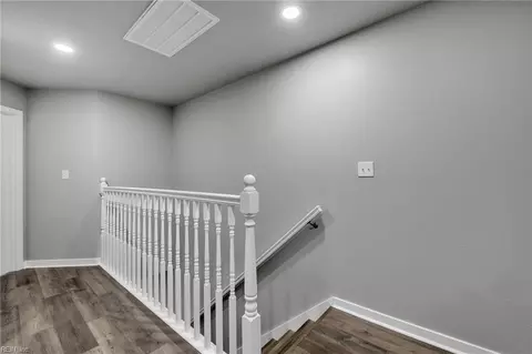 Entry Way - 17 Kempton St, Hampton, VA 23669 photo 8 of 9