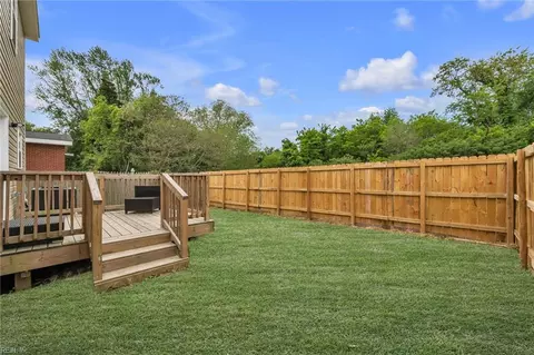 Exterior - 17 Kempton St, Hampton, VA 23669 photo 4 of 4