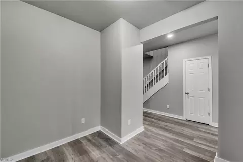 Entry Way - 17 Kempton St, Hampton, VA 23669 photo 3 of 9