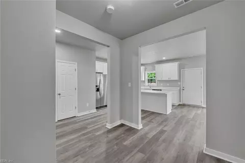 Entry Way - 17 Kempton St, Hampton, VA 23669 photo 4 of 9
