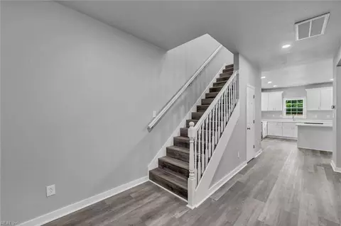 Entry Way - 17 Kempton St, Hampton, VA 23669 photo 1 of 9