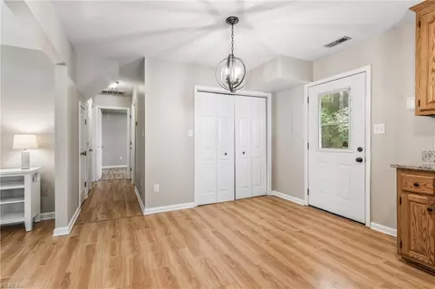 Entry Way - 7322 Edgehill St, Gloucester, VA 23061 photo 2 of 2