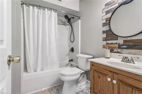 Bath - 7322 Edgehill St, Gloucester, VA 23061 photo 1 of 3