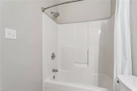 Bath - 7322 Edgehill St, Gloucester, VA 23061 photo 3 of 3