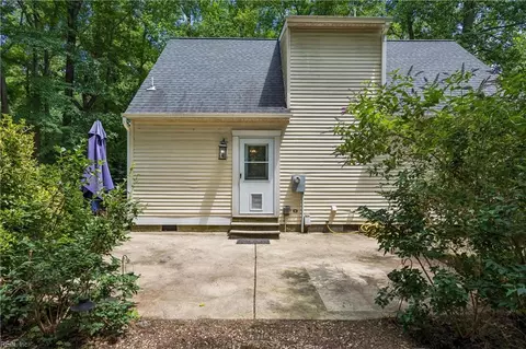 Exterior - 7322 Edgehill St, Gloucester, VA 23061 photo 5 of 10