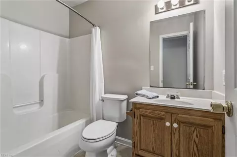 Bath - 7322 Edgehill St, Gloucester, VA 23061 photo 2 of 3