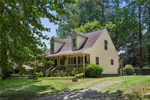 Exterior - 7322 Edgehill St, Gloucester, VA 23061 photo 3 of 10