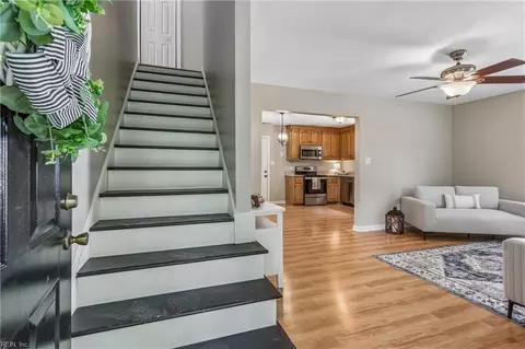 Entry Way - 7322 Edgehill St, Gloucester, VA 23061 photo 1 of 2