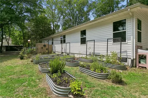 Exterior - 707 Beach Rd, Hampton, VA 23664 photo 8 of 8