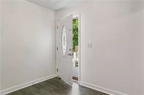 Entry Way - 707 Beach Rd, Hampton, VA 23664 photo 1 of 3
