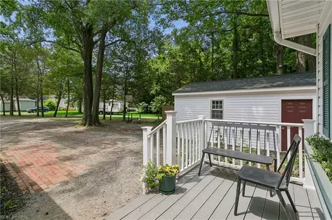 Exterior - 707 Beach Rd, Hampton, VA 23664 photo 3 of 8