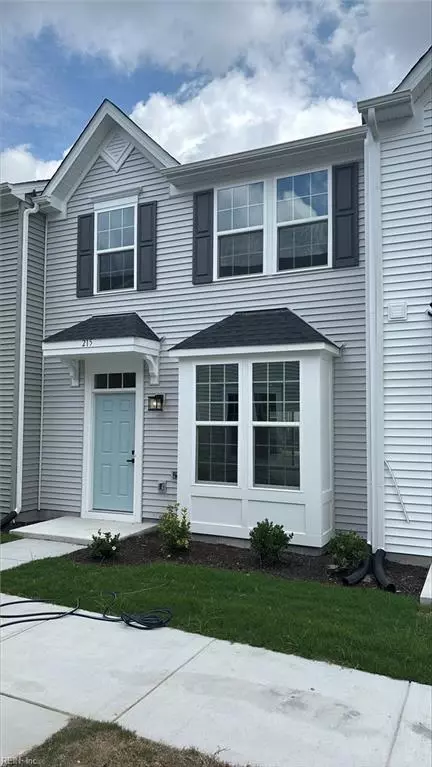 215 Reids Place Dr, Suffolk, VA 23434