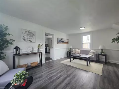 1232 Stewart St, Chesapeake, VA 23324