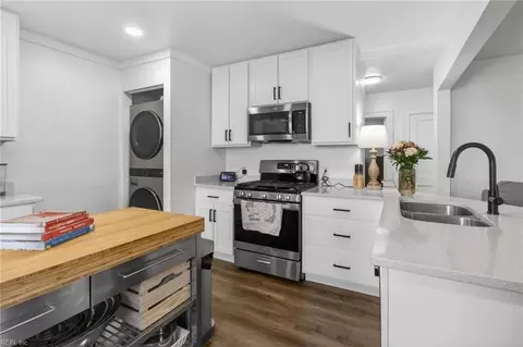 336 E Randall Ave, Norfolk, VA 23503 photo 2
