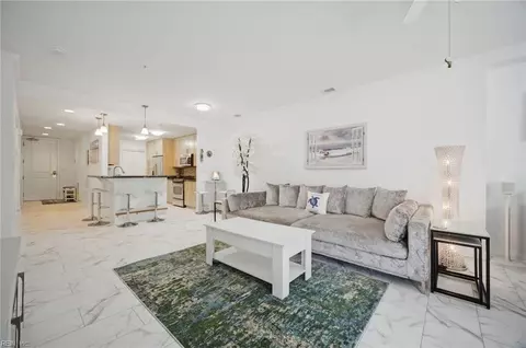 3738 Sandpiper Rd #122B, Virginia Beach, VA 23456