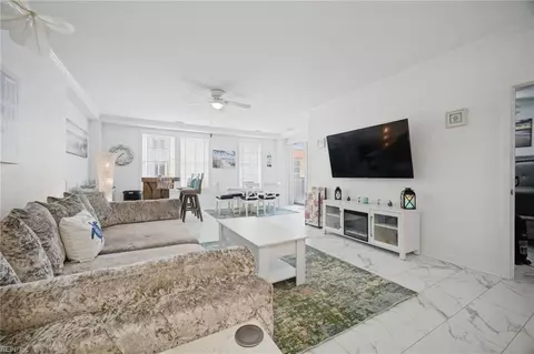 3738 Sandpiper Rd #122B, Virginia Beach, VA 23456