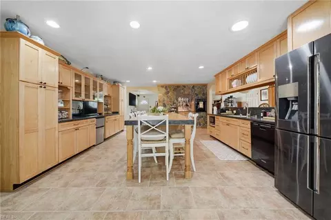 Kitchen - 103 Ashley Rd, Chesapeake, VA 23322 photo 2 of 6