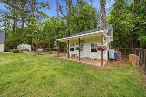 Exterior - 103 Ashley Rd, Chesapeake, VA 23322 photo 3 of 8