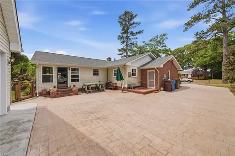 Exterior - 103 Ashley Rd, Chesapeake, VA 23322 photo 4 of 8