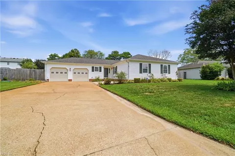 884 Daimler Dr, Virginia Beach, VA 23454