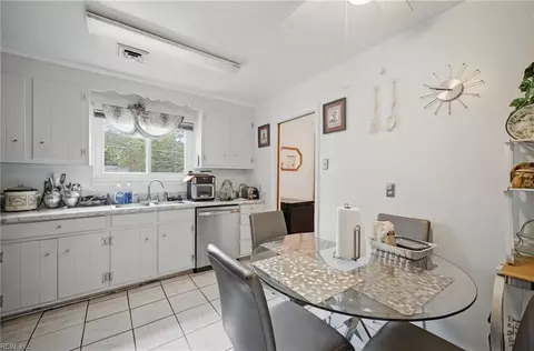 Kitchen - 611 Charlton Dr, Hampton, VA 23666 photo 1 of 3