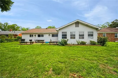 Exterior - 611 Charlton Dr, Hampton, VA 23666 photo 10 of 12