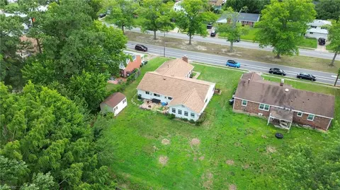 View/Area - 611 Charlton Dr, Hampton, VA 23666 photo 4 of 7