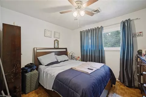 Bedroom - 611 Charlton Dr, Hampton, VA 23666 photo 4 of 6