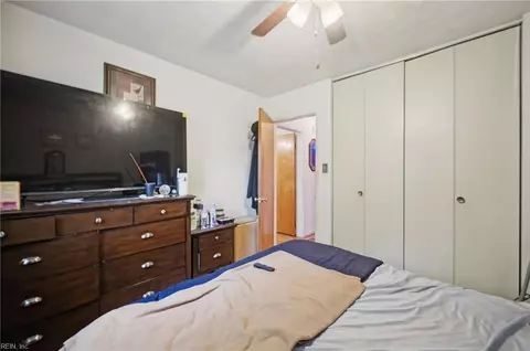 Bedroom - 611 Charlton Dr, Hampton, VA 23666 photo 5 of 6