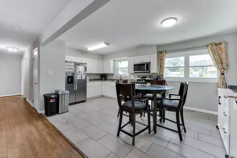 Entry Way - 3036 Bomar Dr, Chesapeake, VA 23321 photo 1 of 1