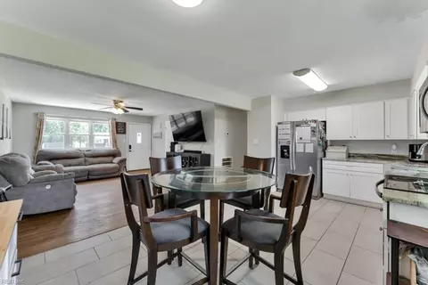 Dining - 3036 Bomar Dr, Chesapeake, VA 23321 photo 2 of 2