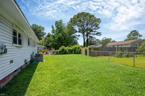 Exterior - 3036 Bomar Dr, Chesapeake, VA 23321 photo 7 of 7