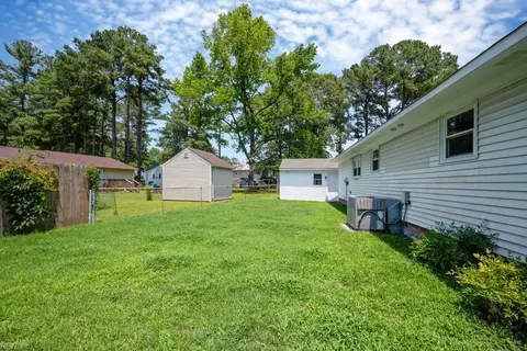 Exterior - 3036 Bomar Dr, Chesapeake, VA 23321 photo 6 of 7